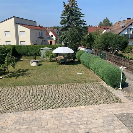 Schoene Mit Grossem Garten *