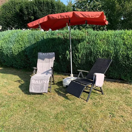 Schoene Mit Grossem Garten Apartament *